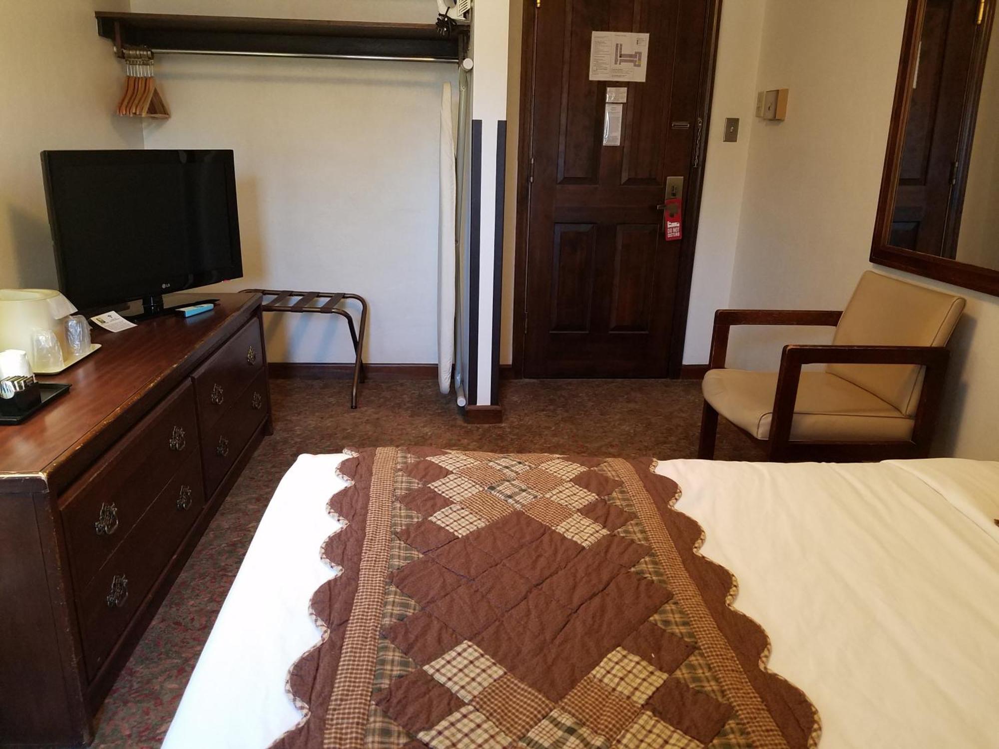 אנגולה Potawatomi Inn & Cabins חדר תמונה