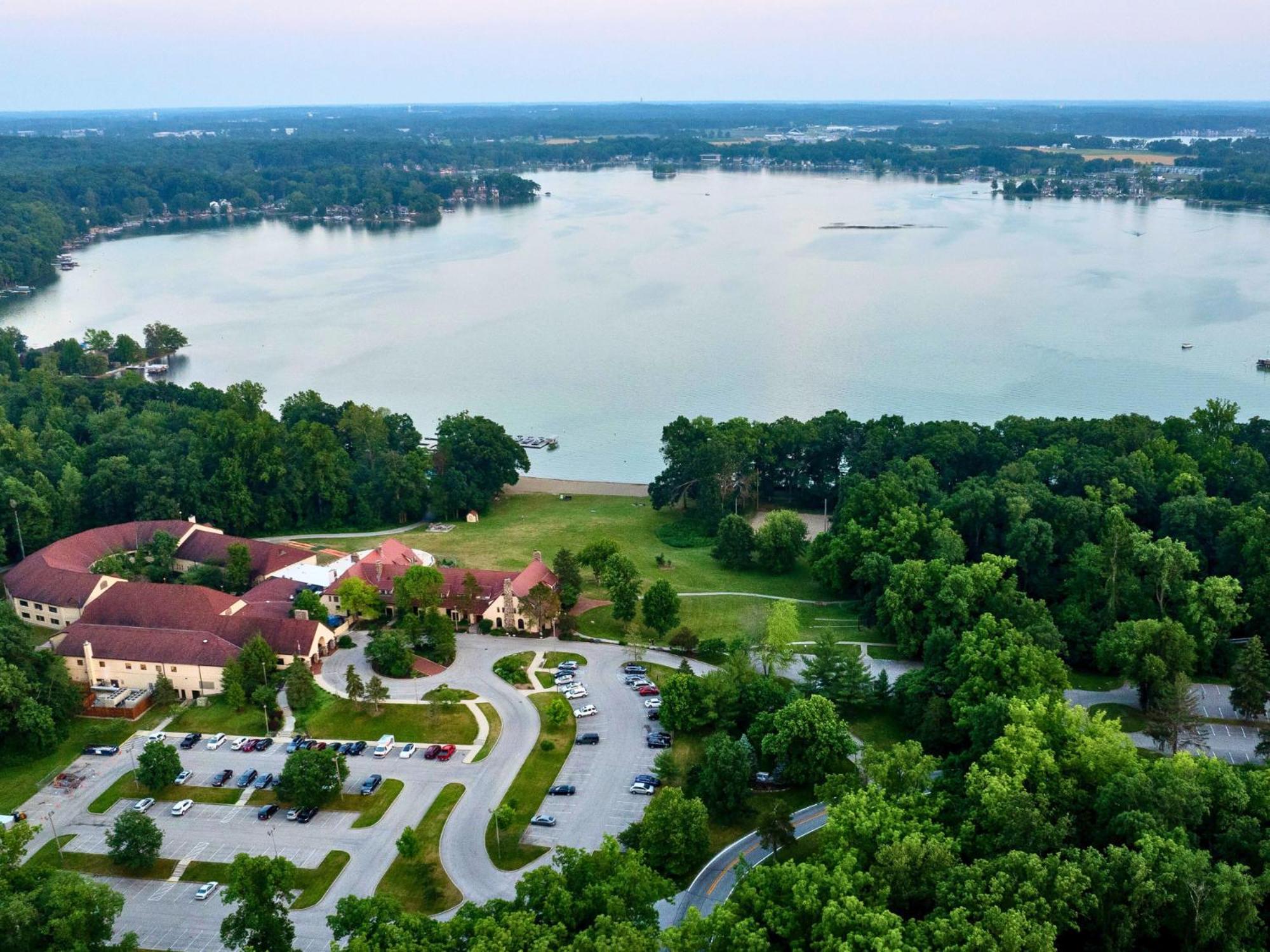אנגולה Potawatomi Inn & Cabins מראה חיצוני תמונה